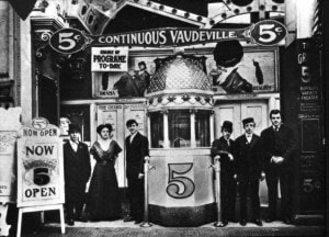 Grand Theatre in Buffalo NY (ca. 1900) (Public domain), via Wikimedia Commons // https://commons.wikimedia.org/wiki/File:Vaudeville_theatre_-_Grand_Theatre_(Buffalo,_New_York).jpg